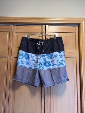 Men’s medium bathing suit